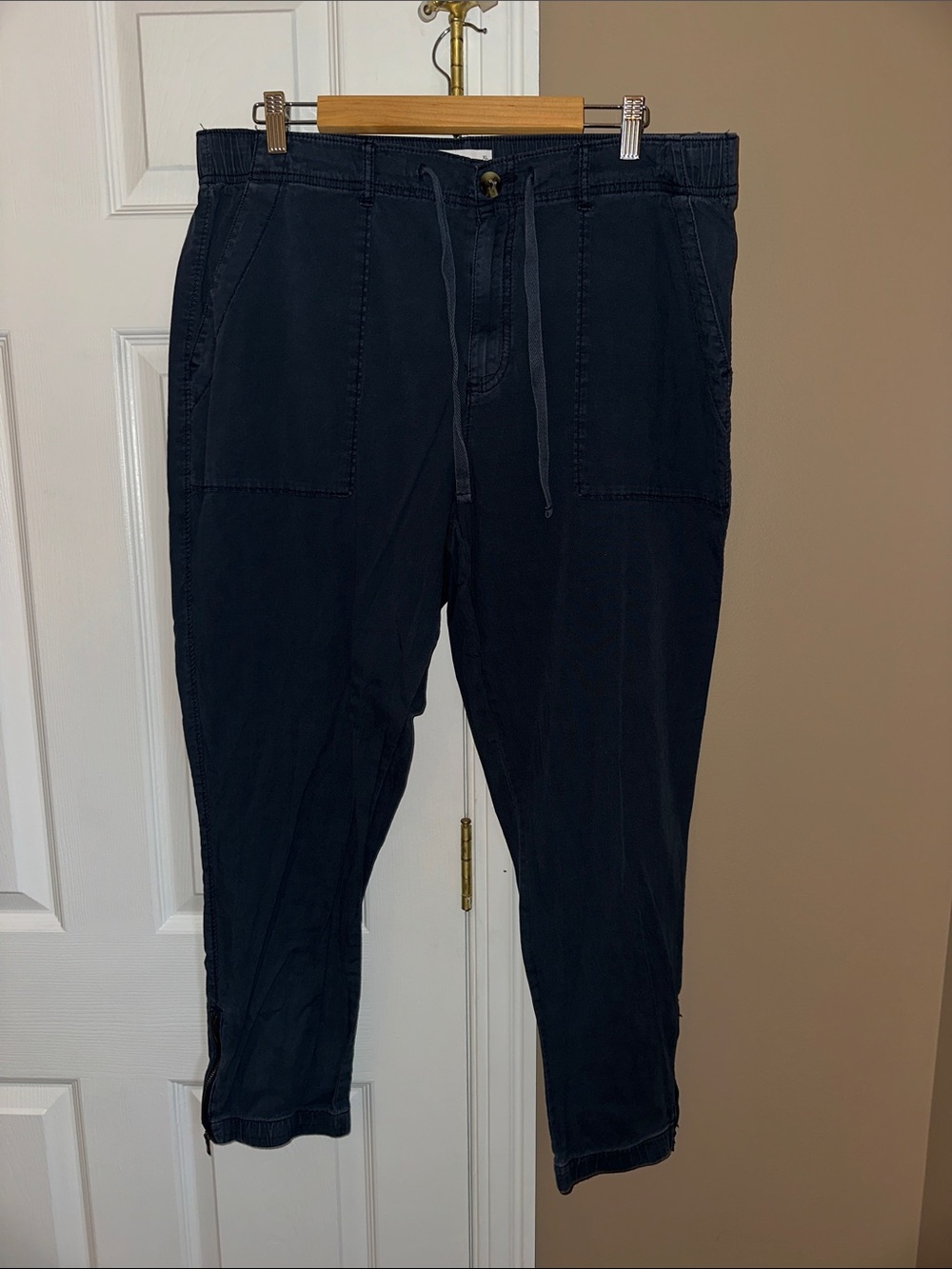 Woman’s Navy Casual Drawstring Pants